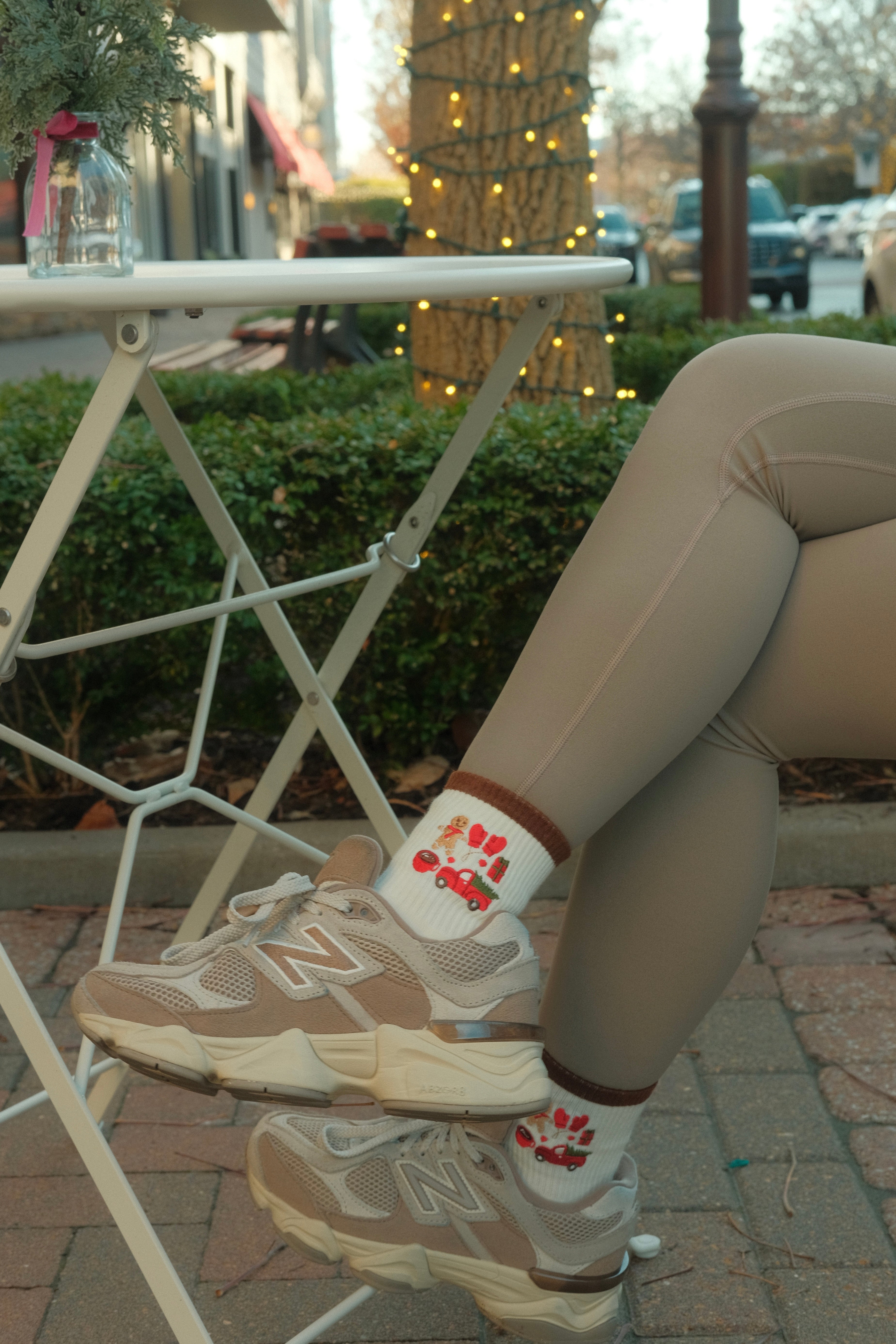 GINGERBREAD LANE GRIP SOCKS