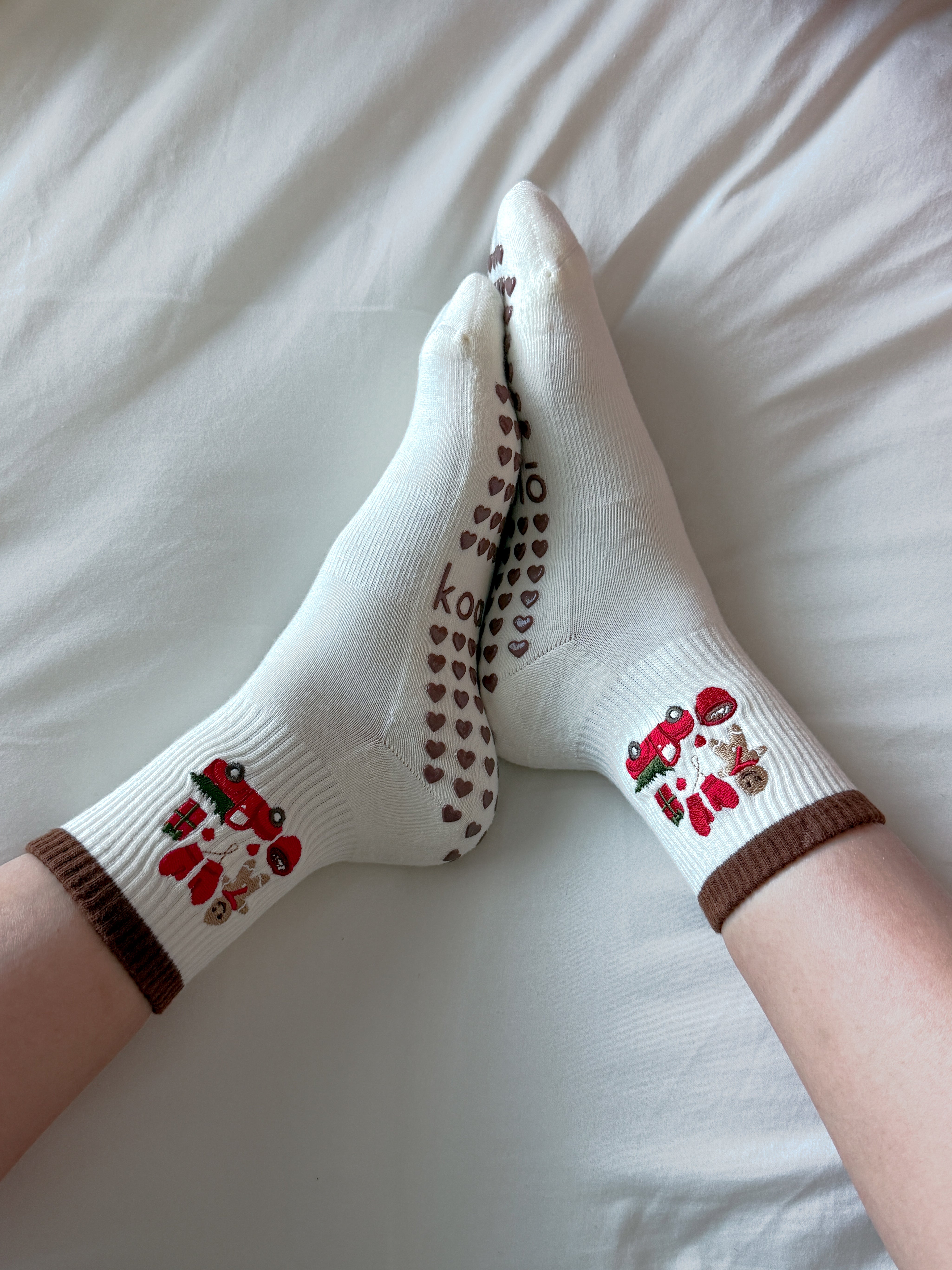 GINGERBREAD LANE GRIP SOCKS